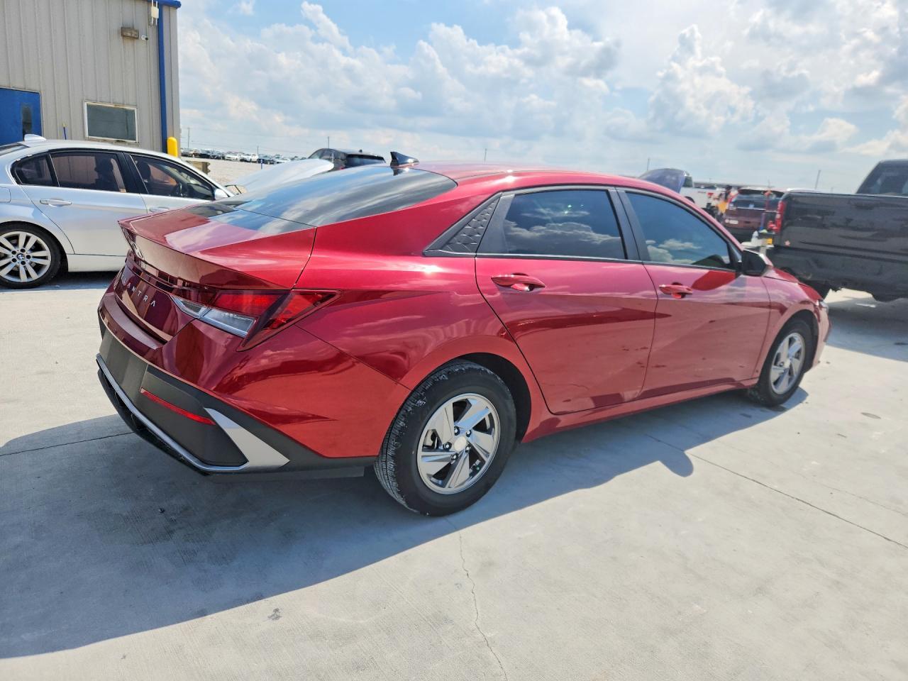 2024 Hyundai Elantra Se - Фото 3