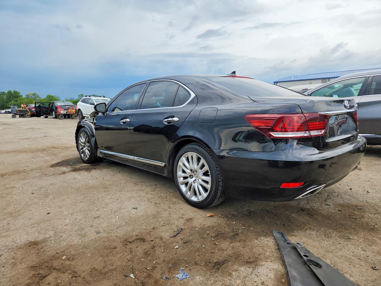 2013 Lexus Ls 460 - Image 2