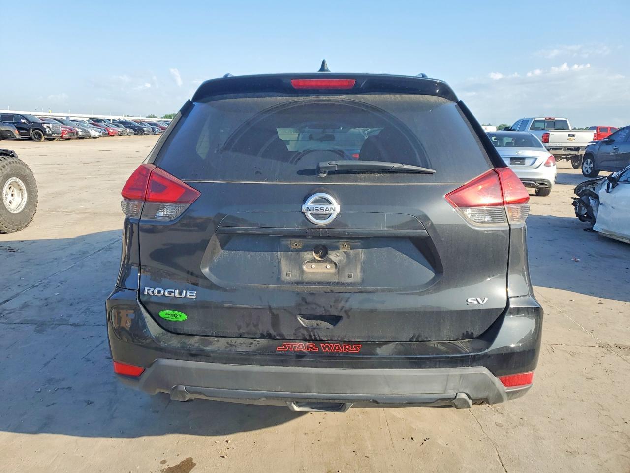 2017 Nissan Rogue Sv - Image 6