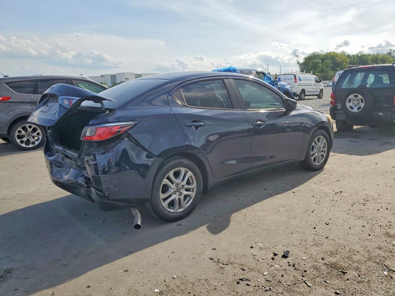 2017 Toyota Yaris Ia Base - Image 3