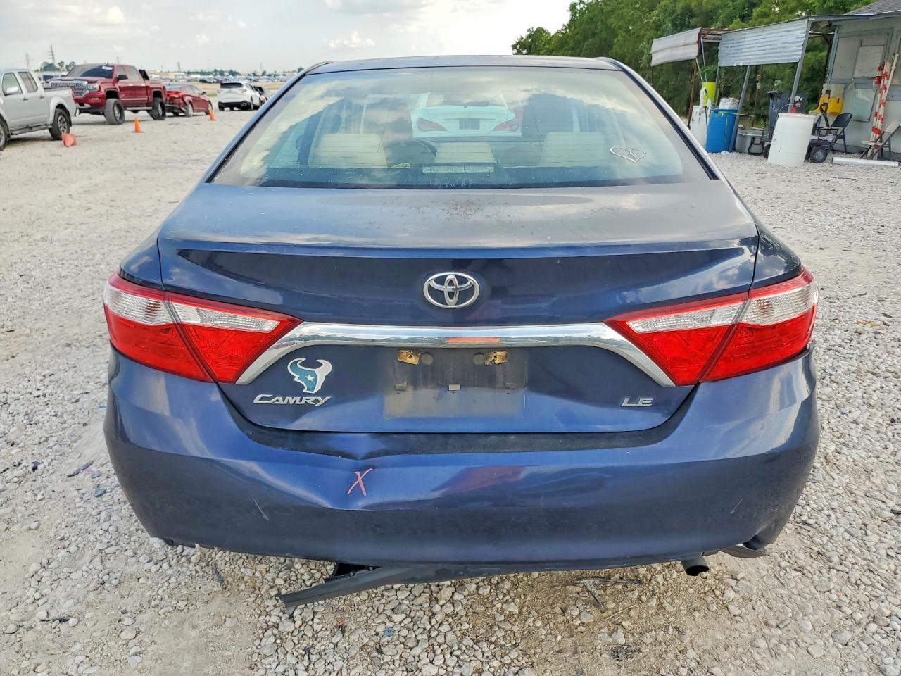 2015 Toyota Camry Le - Image 6