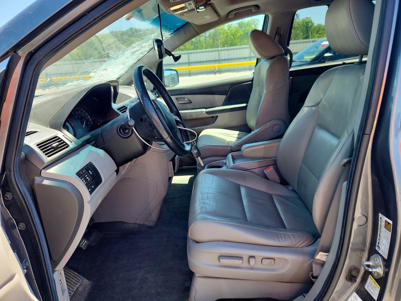 2012 Honda Odyssey Touring - Image 7