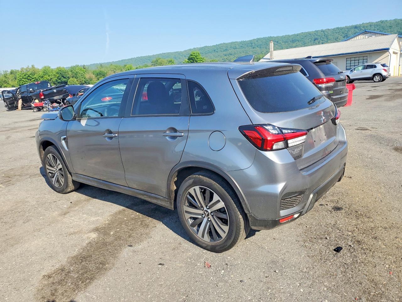 2023 Mitsubishi Outlander Sport S - Фото 2