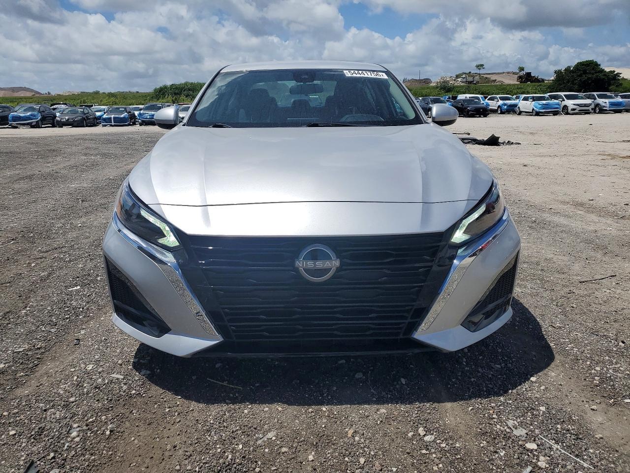 2023 Nissan Altima 2.5 Sv - Image 5