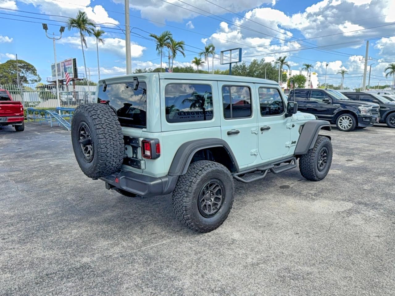 2023 Jeep Wrangler Sport - Фото 4