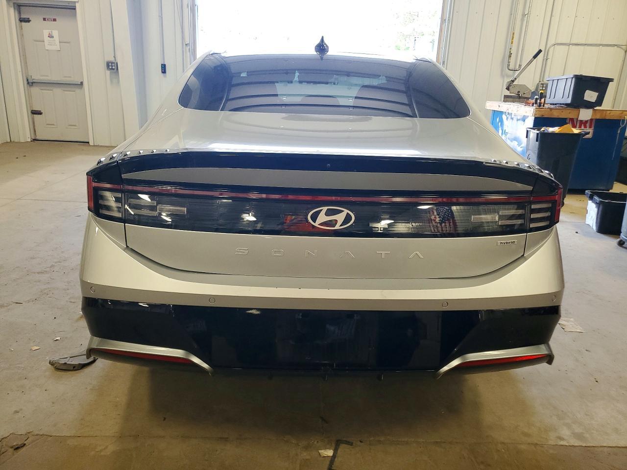 2024 Hyundai Sonata Hybrid Limited - Image 6