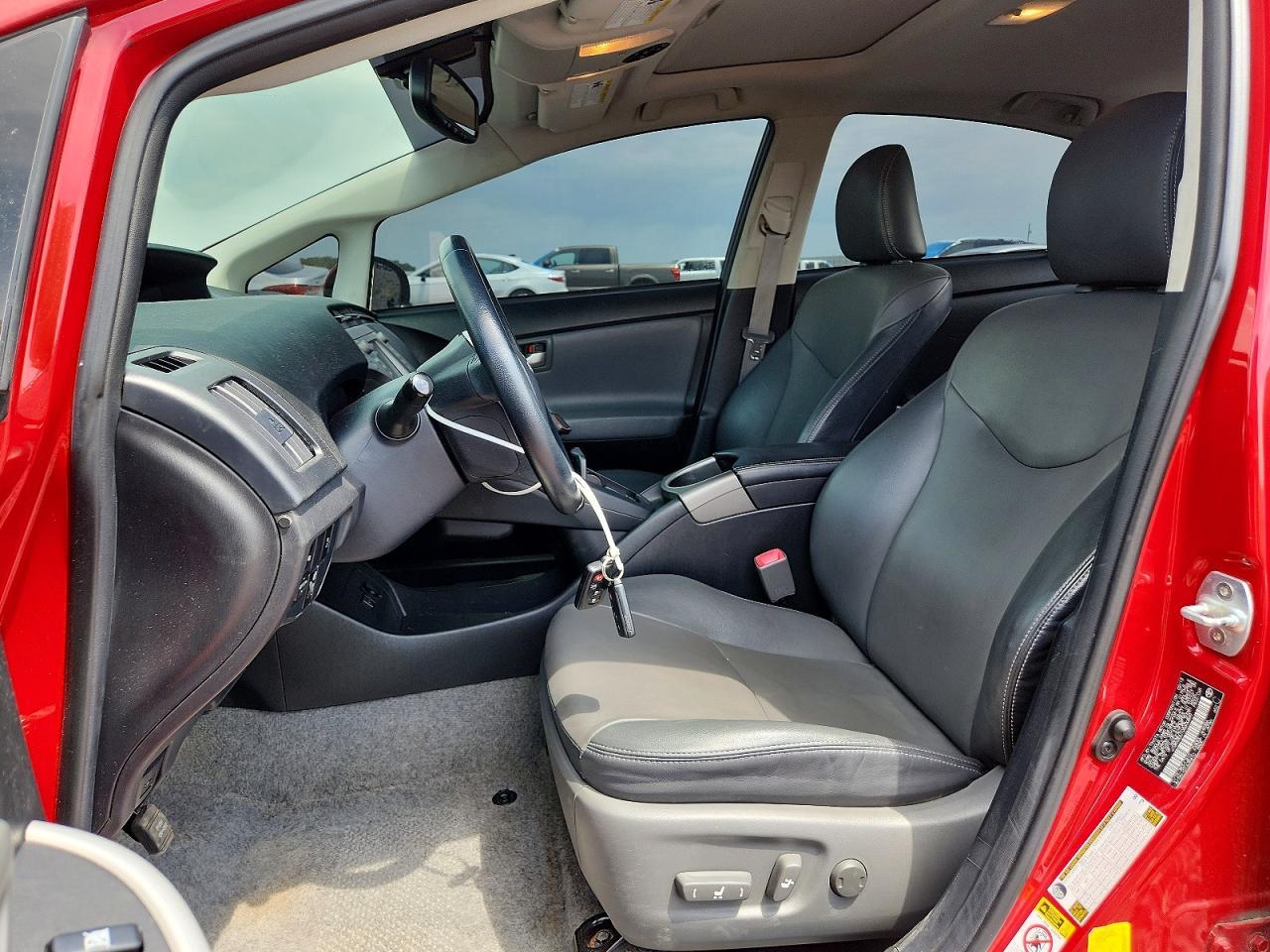 2013 Toyota Prius Four - Image 7
