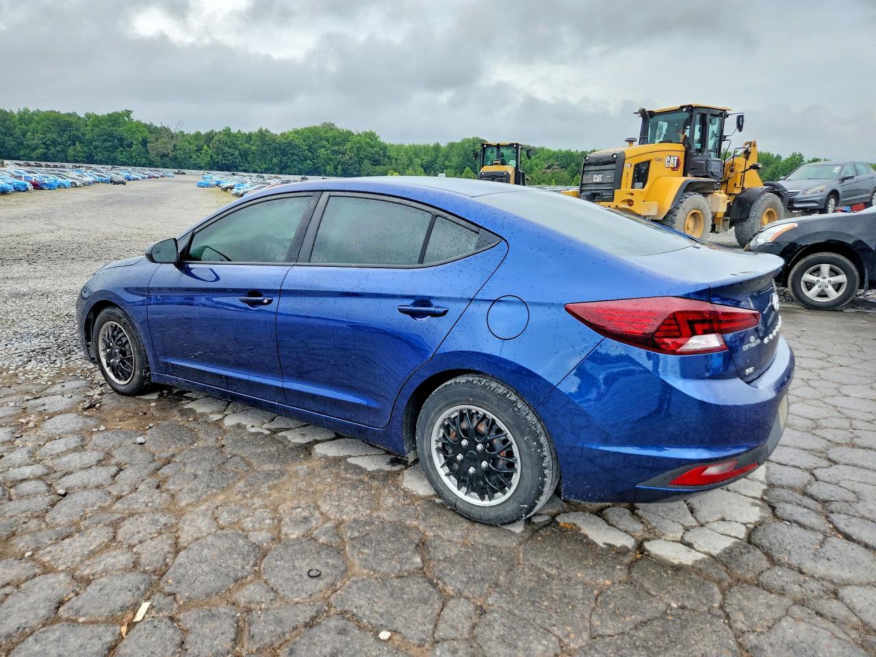 2020 Hyundai Elantra 4D - Image 2