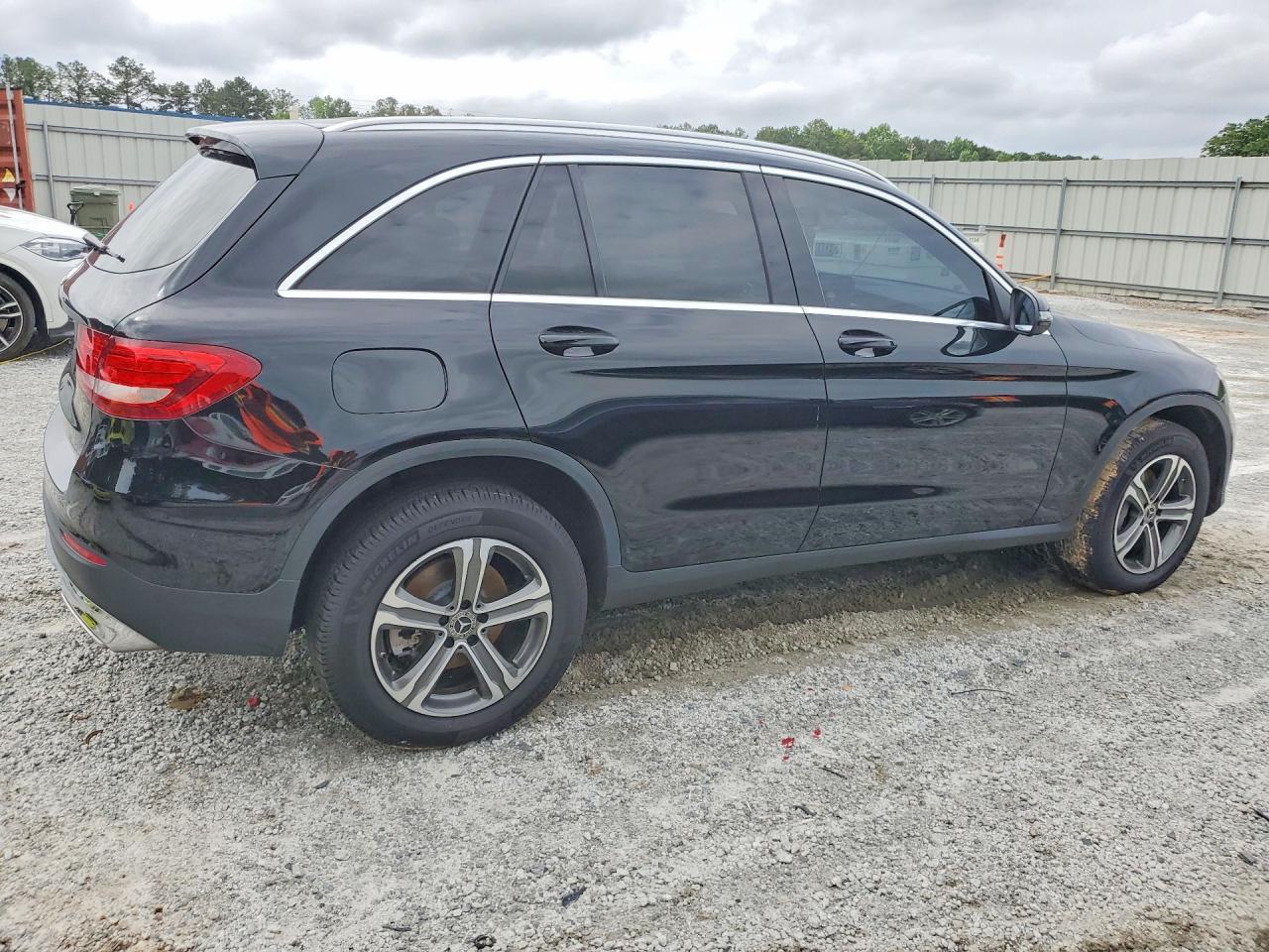 2017 Mercedes-Benz Glc 300 - Image 3