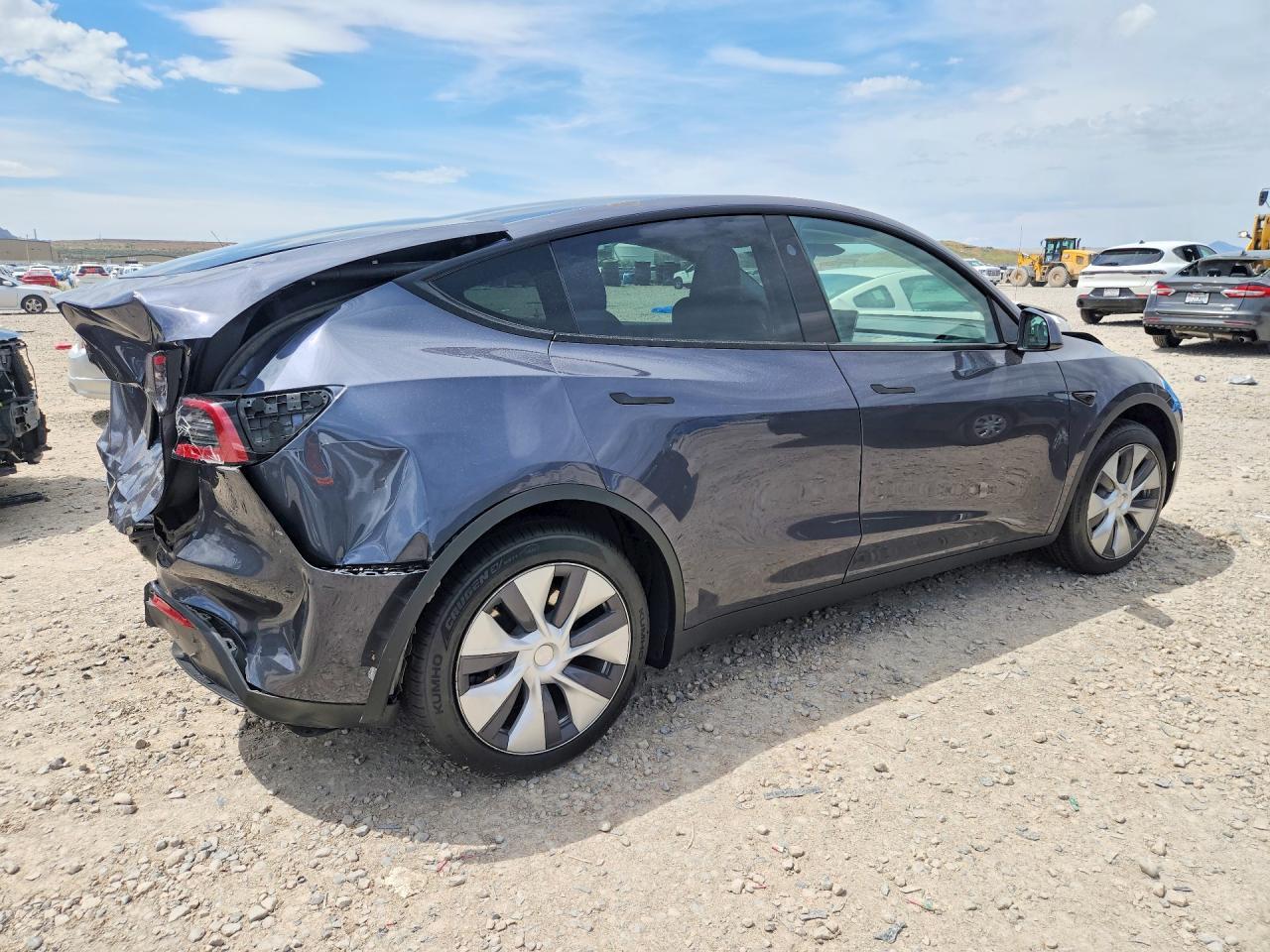 2023 Tesla Model Y - Image 3