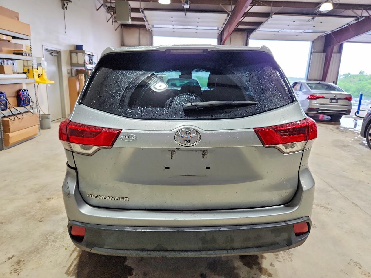 2018 Toyota Highlander Le - Фото 6