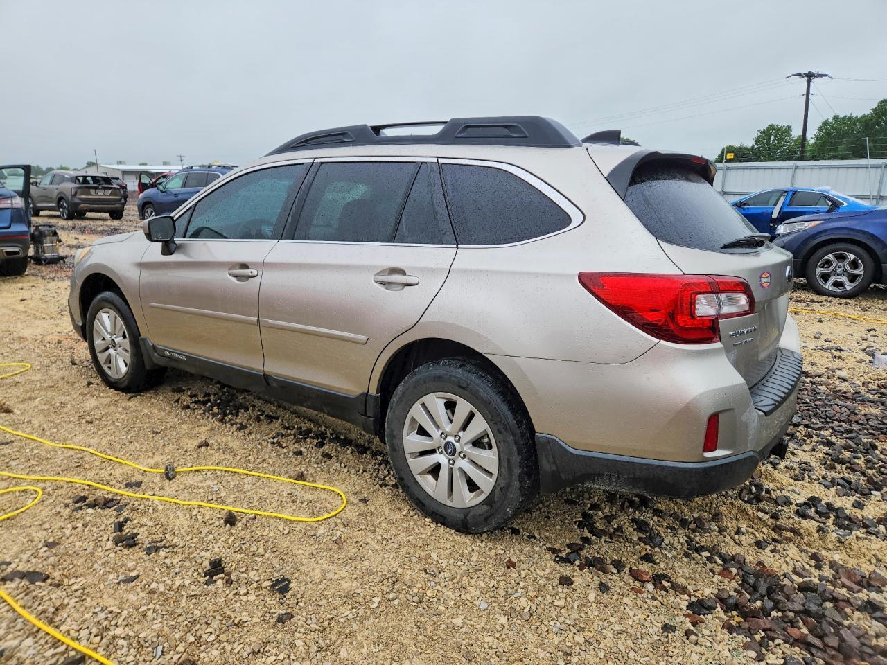 2016 Subaru Outback 2.5I Premium - Image 2