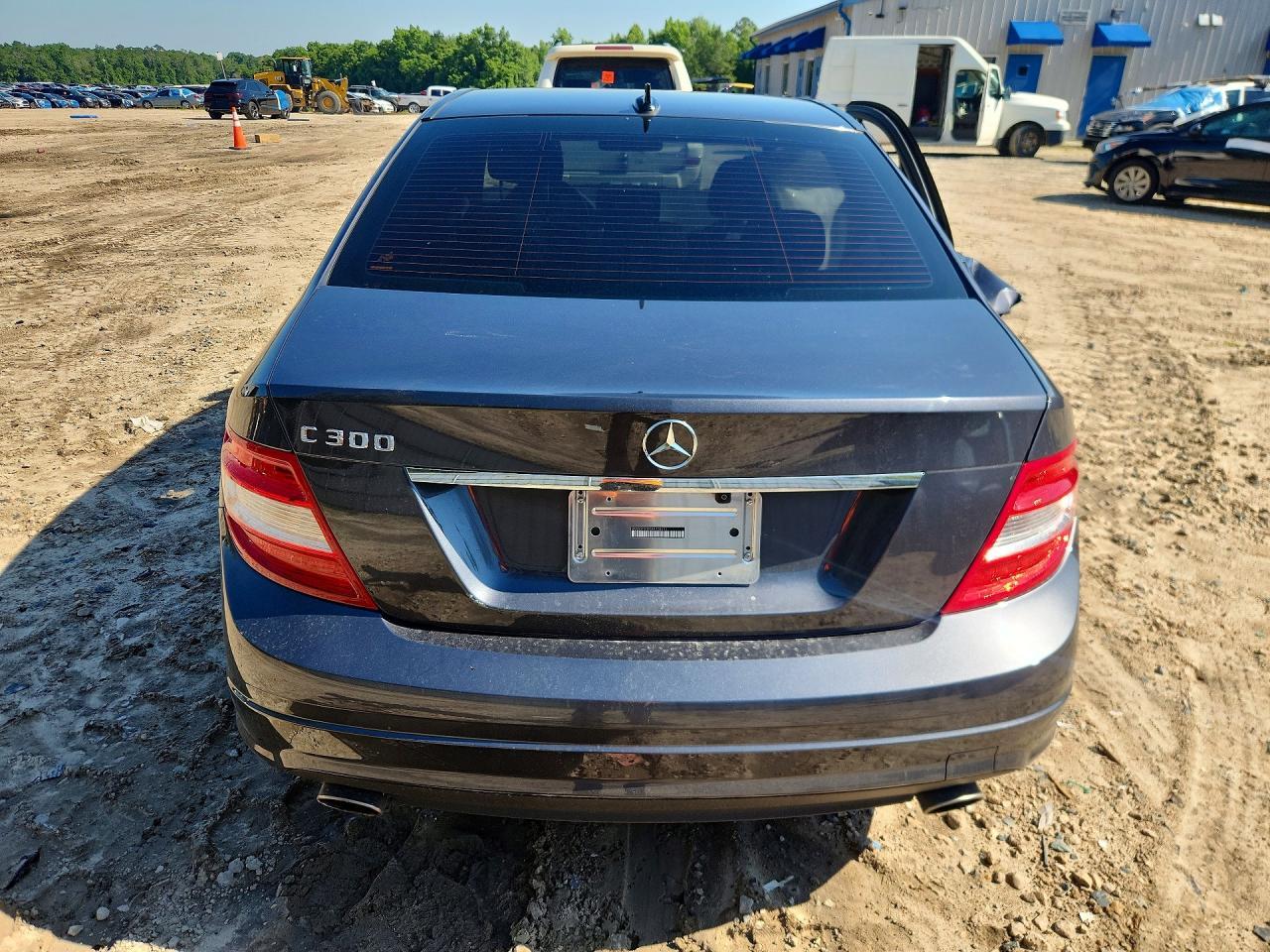 2010 Mercedes-Benz C 300 - Фото 6