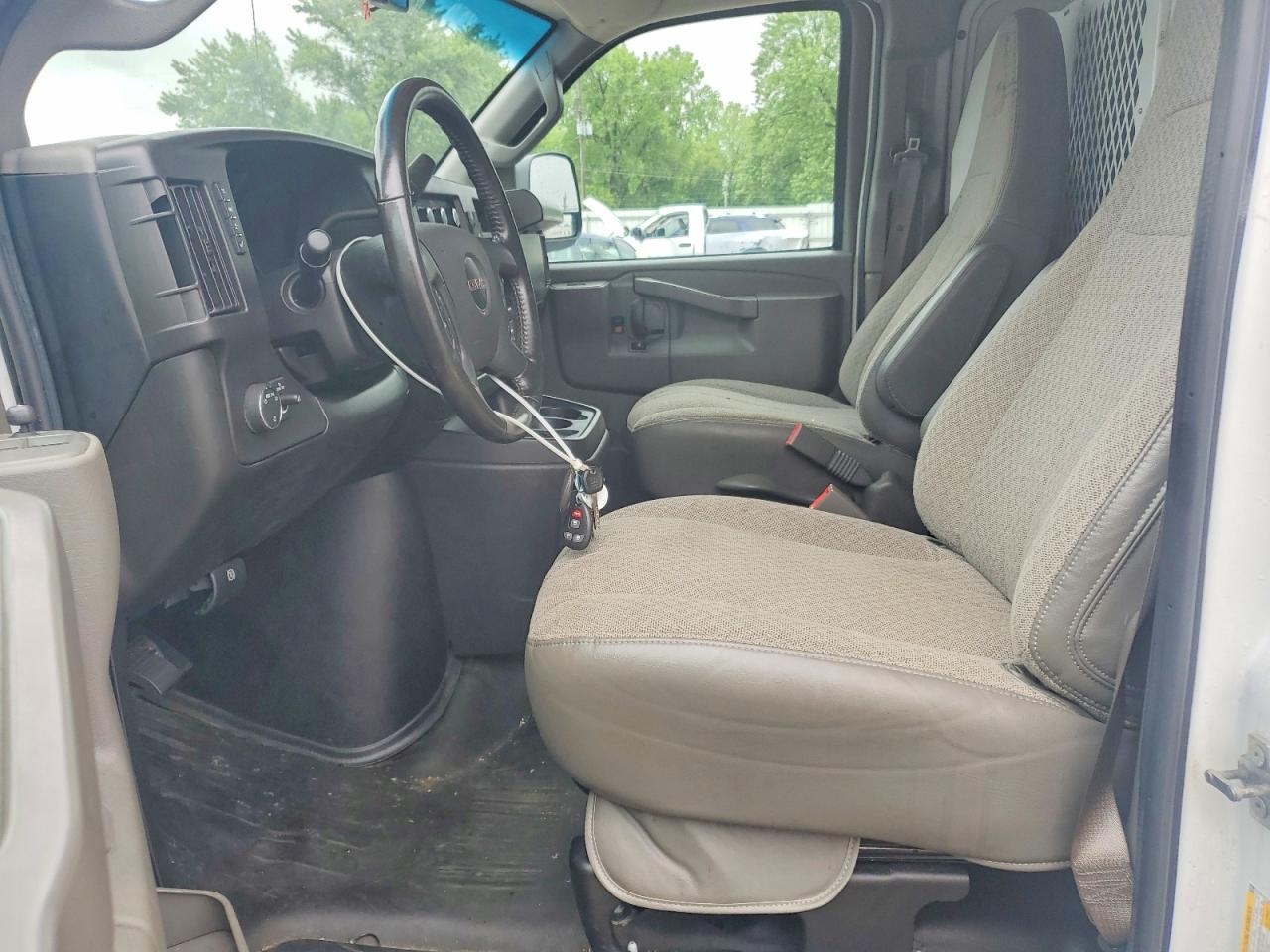 2022 GMC Savana 2500 Cargo Delivery Van - Фото 7
