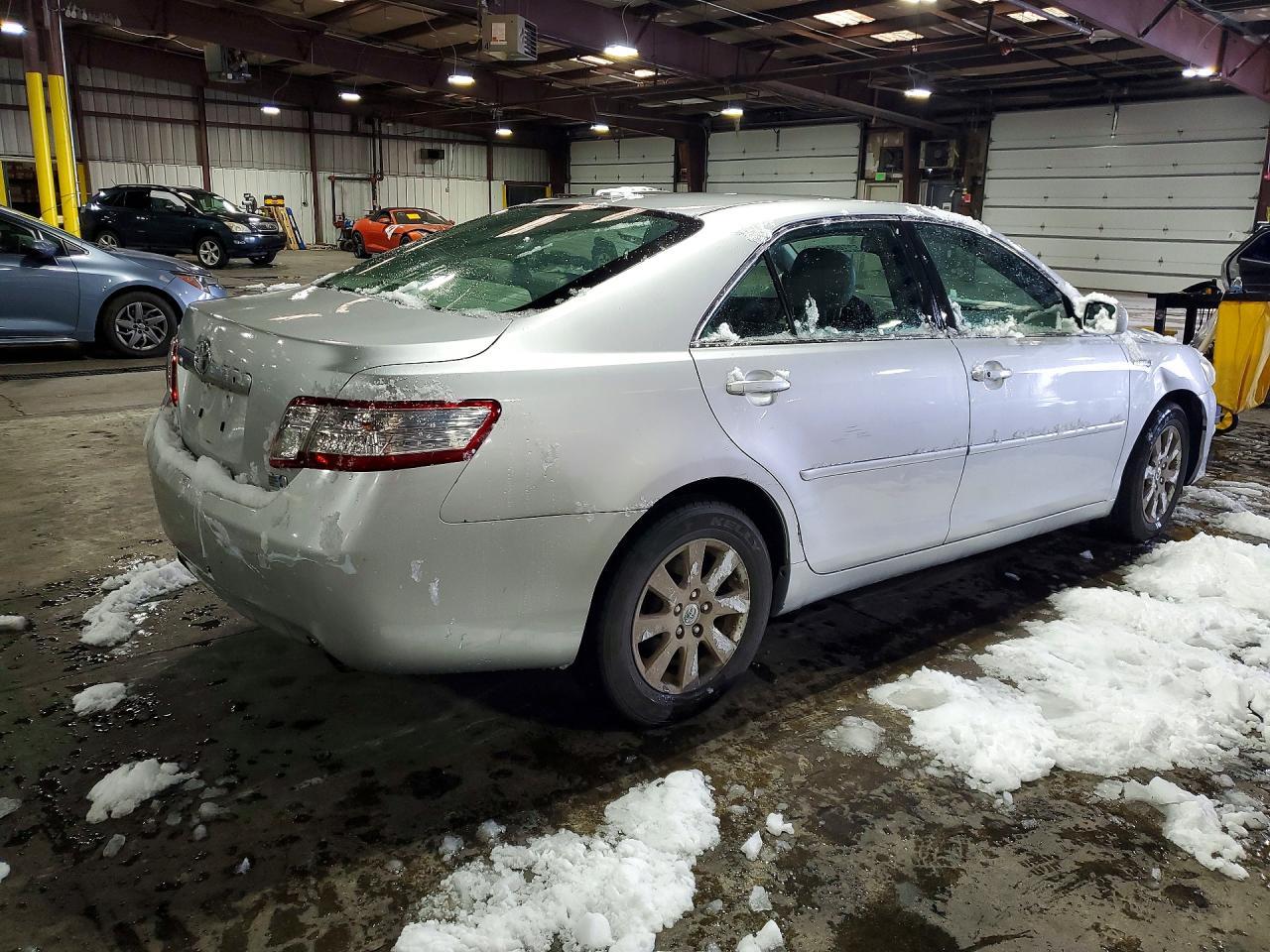 2011 Toyota Camry Hybrid - Фото 3