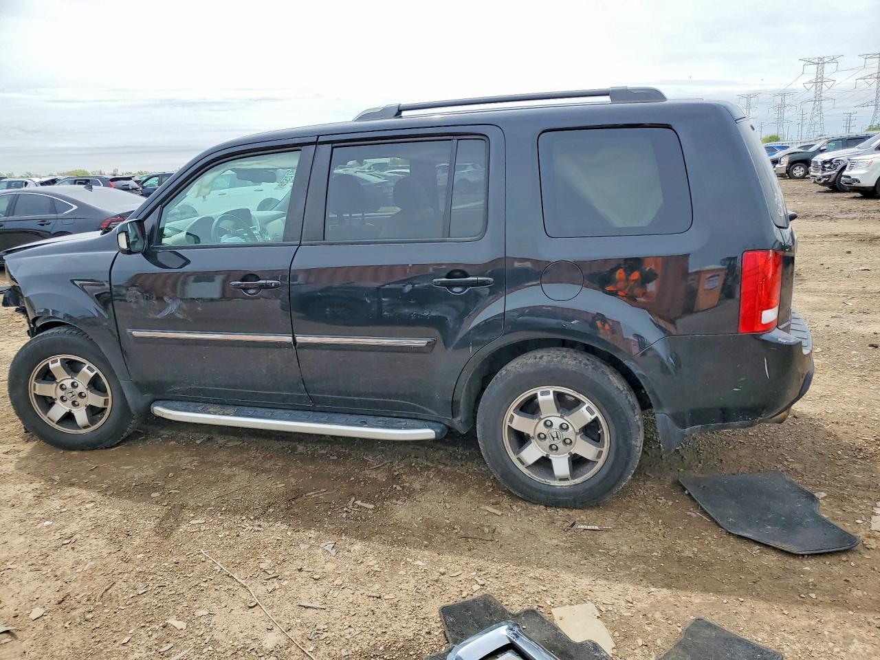 2010 Honda Pilot Touring - Image 2