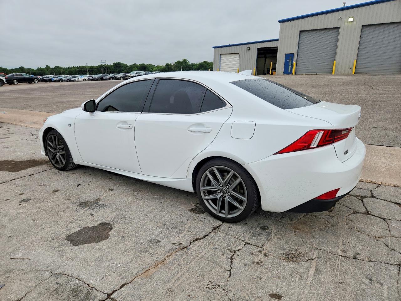 2016 Lexus Is 350 - Image 2
