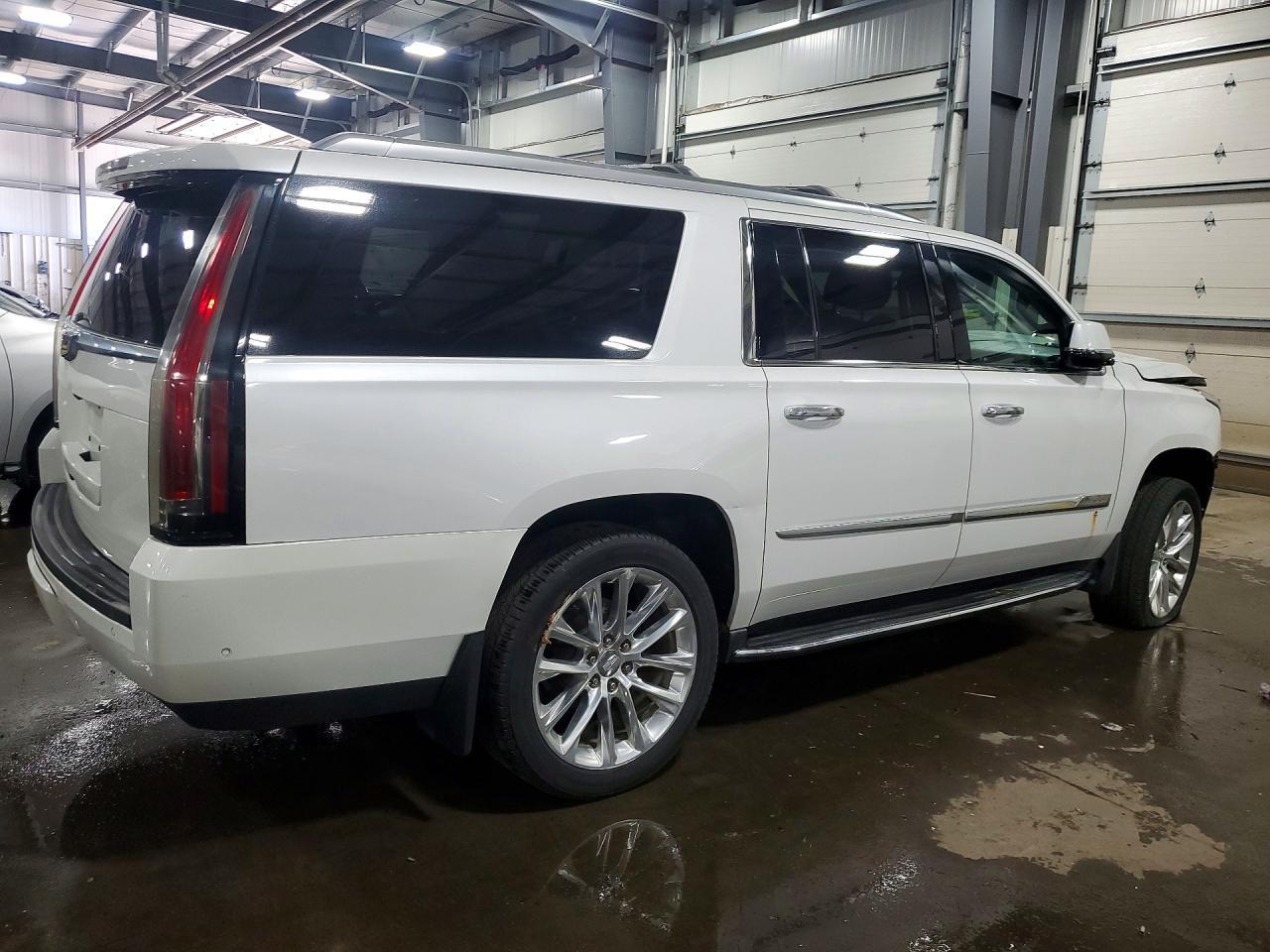 2017 Cadillac Escalade Esv Luxury - Image 3