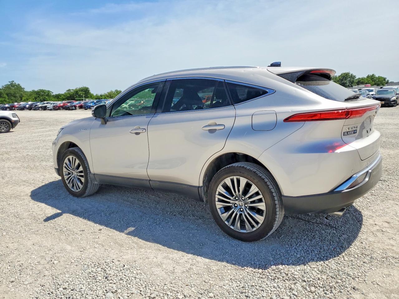 2021 Toyota Venza Limited - Image 2