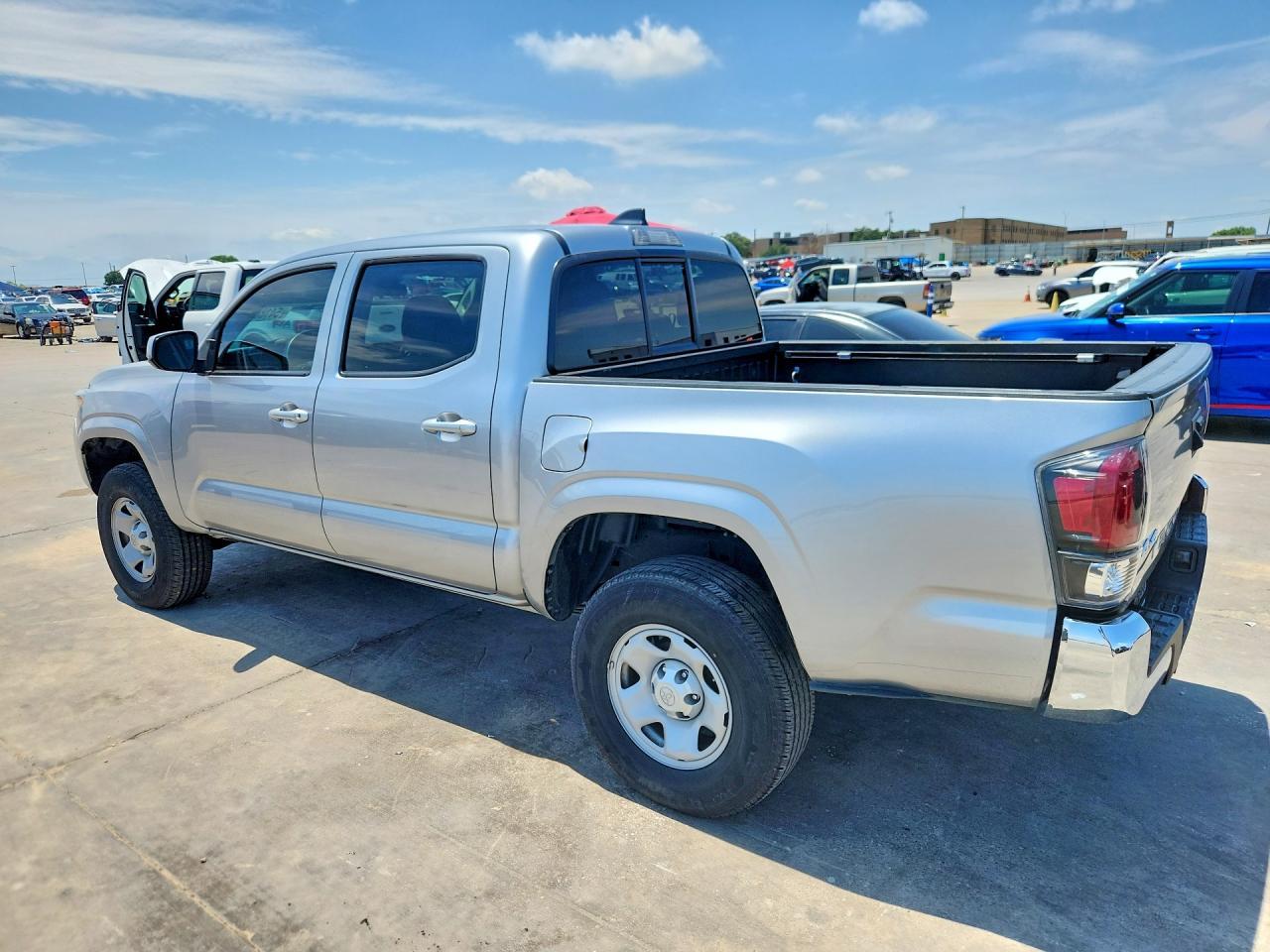 2023 Toyota Tacoma Sr V6 - Image 2