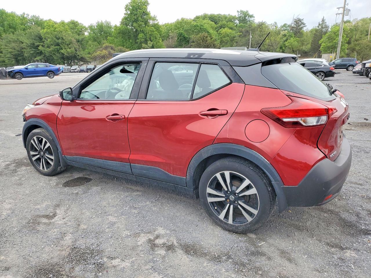 2018 Nissan Kicks Sv - Image 2