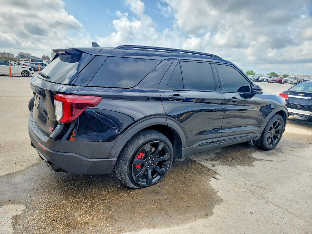 2020 Ford Explorer St - Image 3