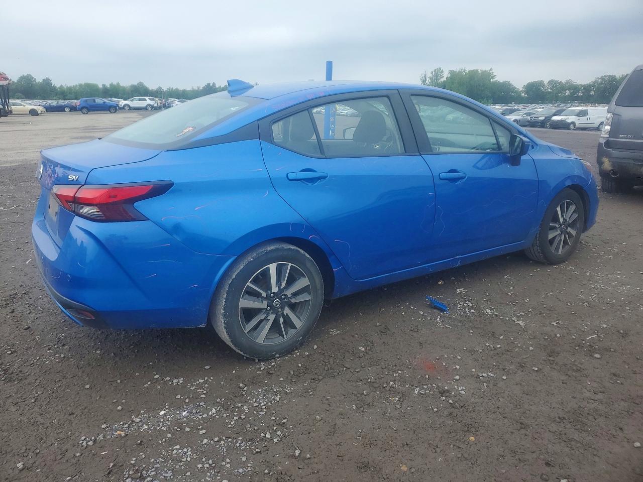 2021 Nissan Versa Sv - Image 3