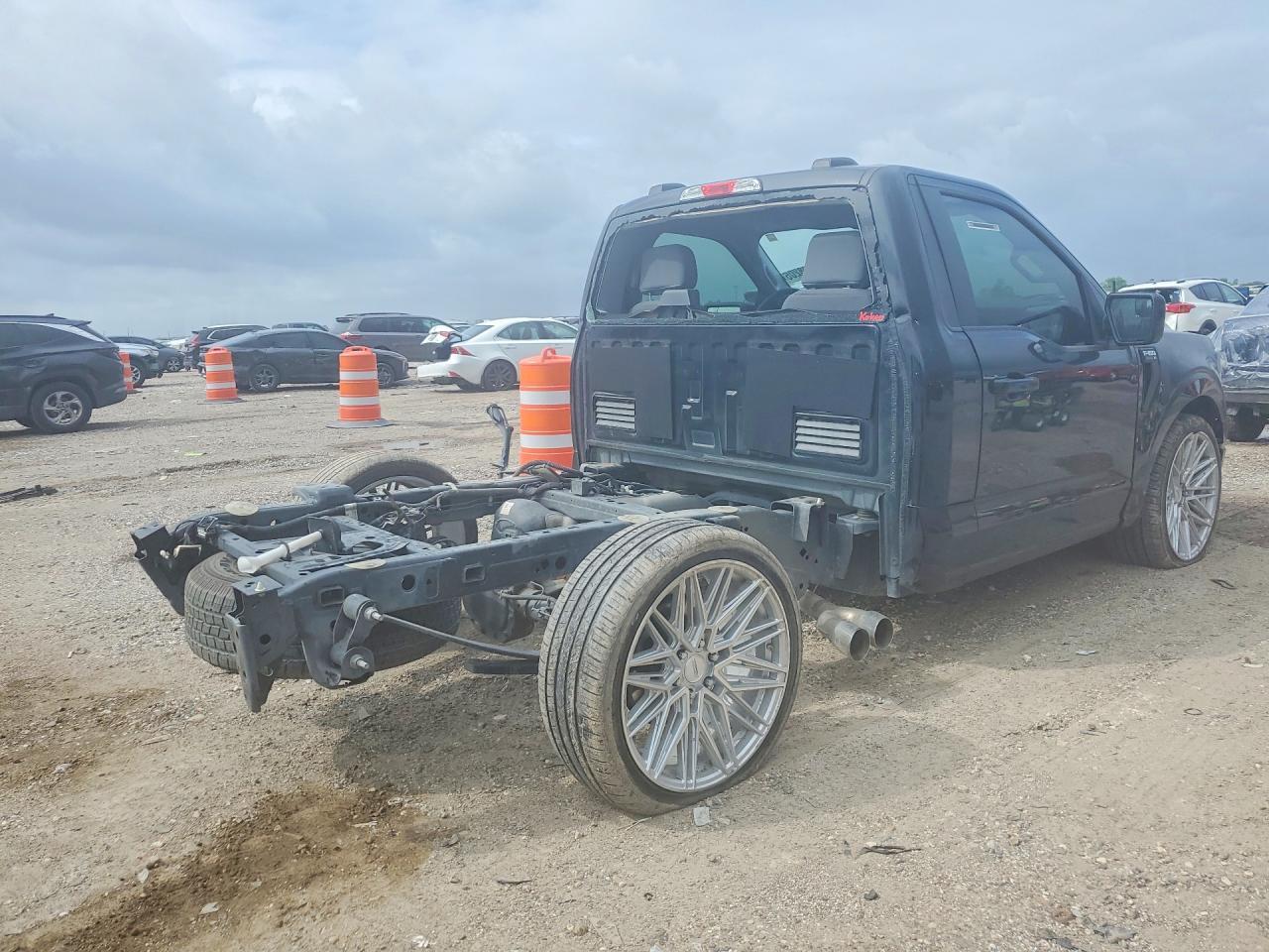 2023 Ford F150 - Фото 3