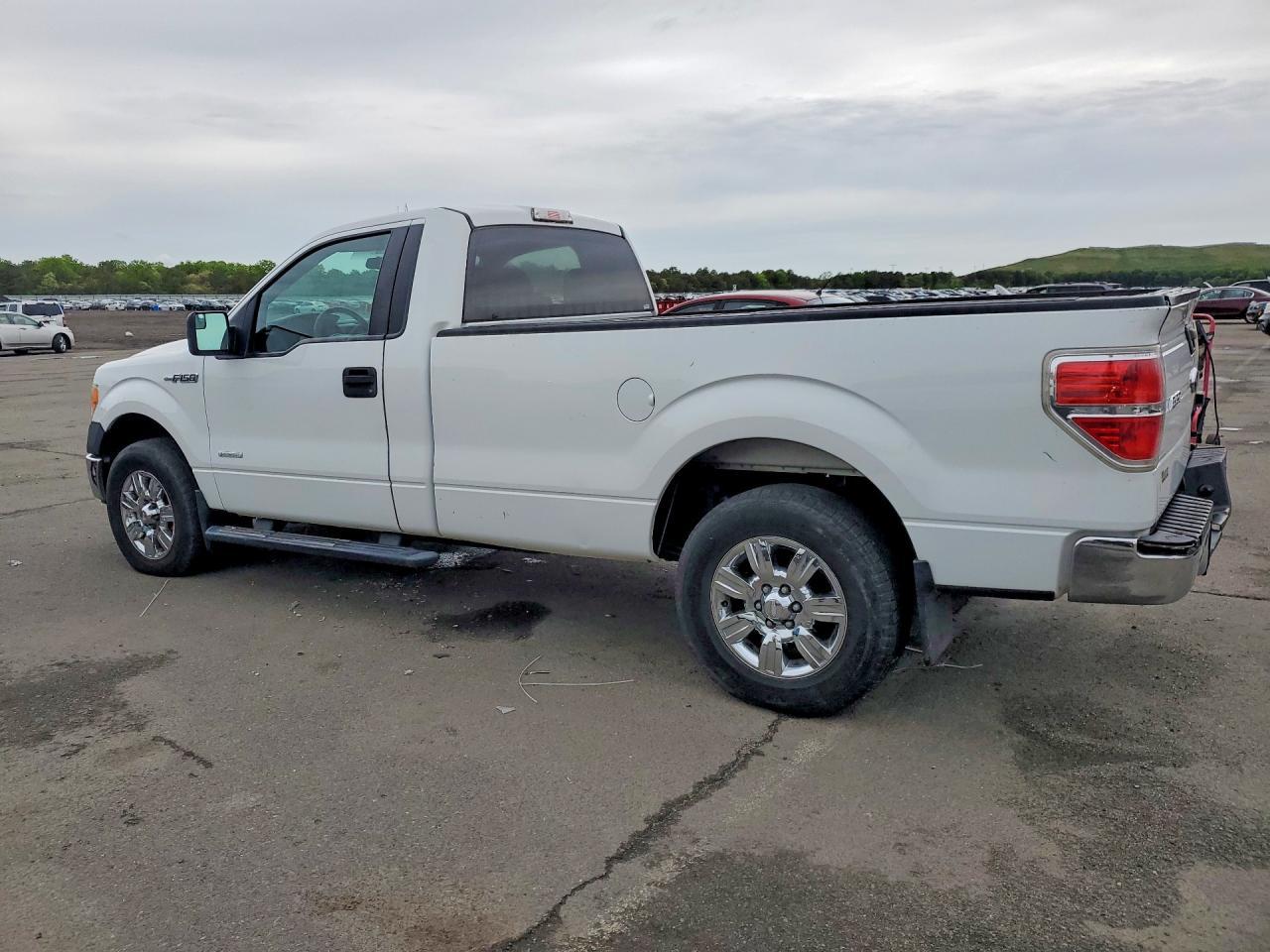 2013 Ford F150 - Фото 2