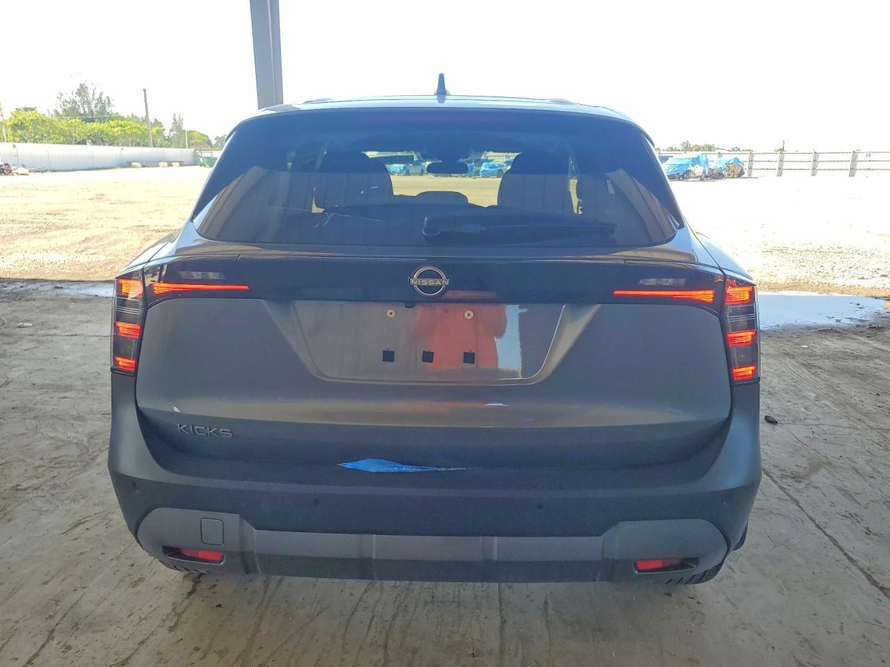 2025 Nissan Kicks Sv - Image 6
