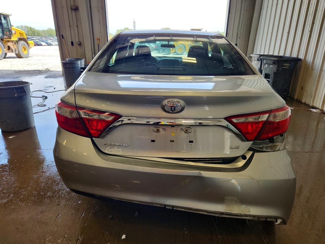 2017 Toyota Camry Le - Фото 6