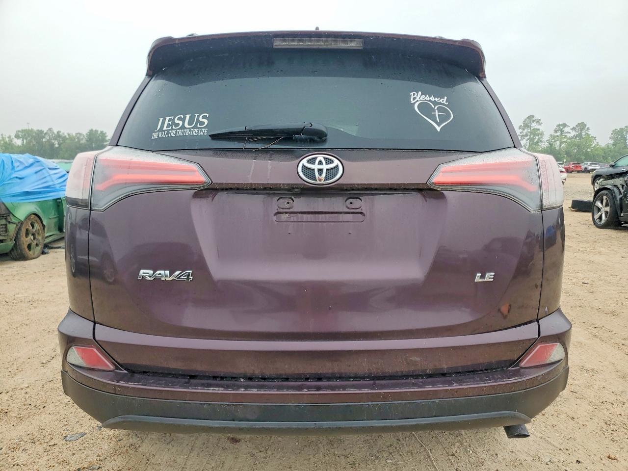 2018 Toyota Rav4 Le - Image 6