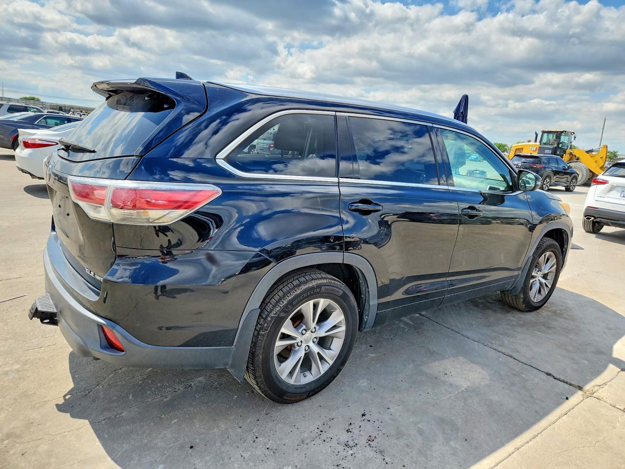 2014 Toyota Highlander Xle - Image 3