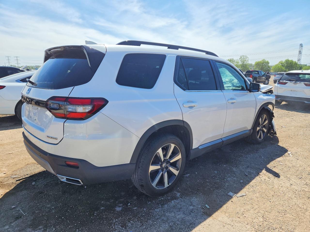2024 Honda Pilot Touring - Image 3