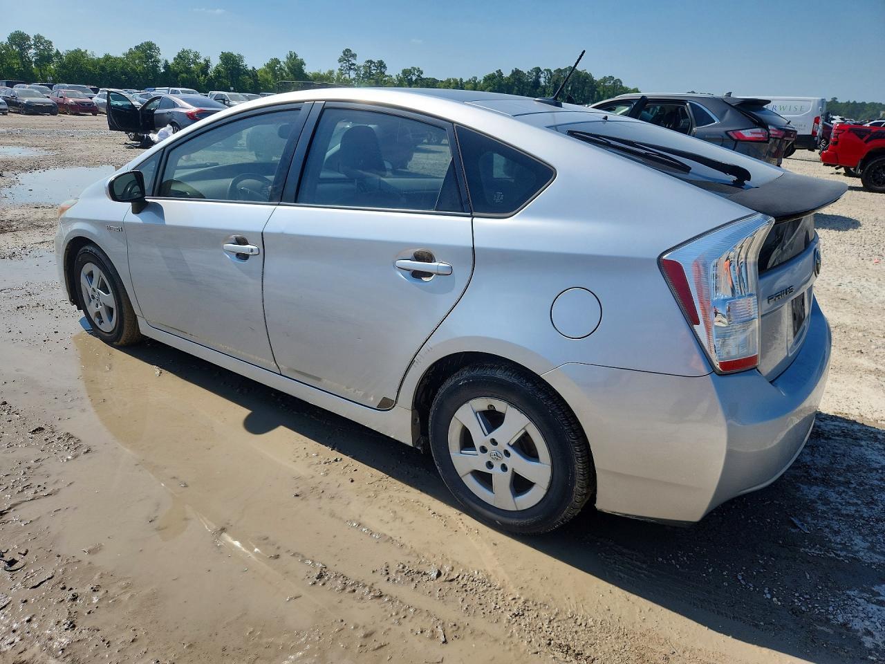2010 Toyota Prius Iv - Image 2
