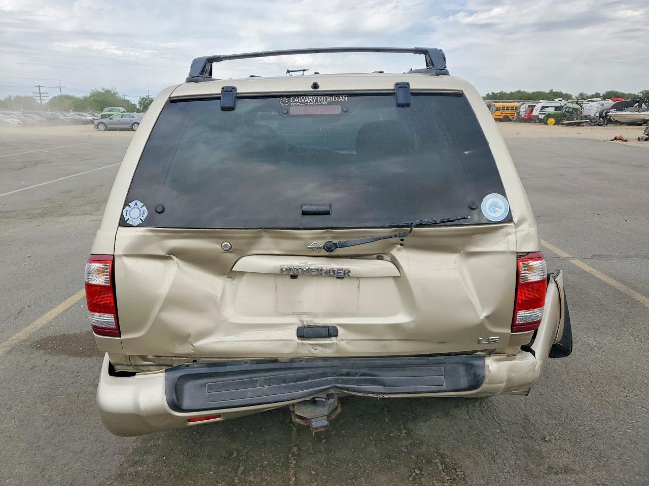 2000 Nissan Pathfinder Xe - Image 6
