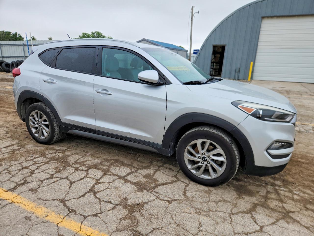 2016 Hyundai Tucson Se - Image 4