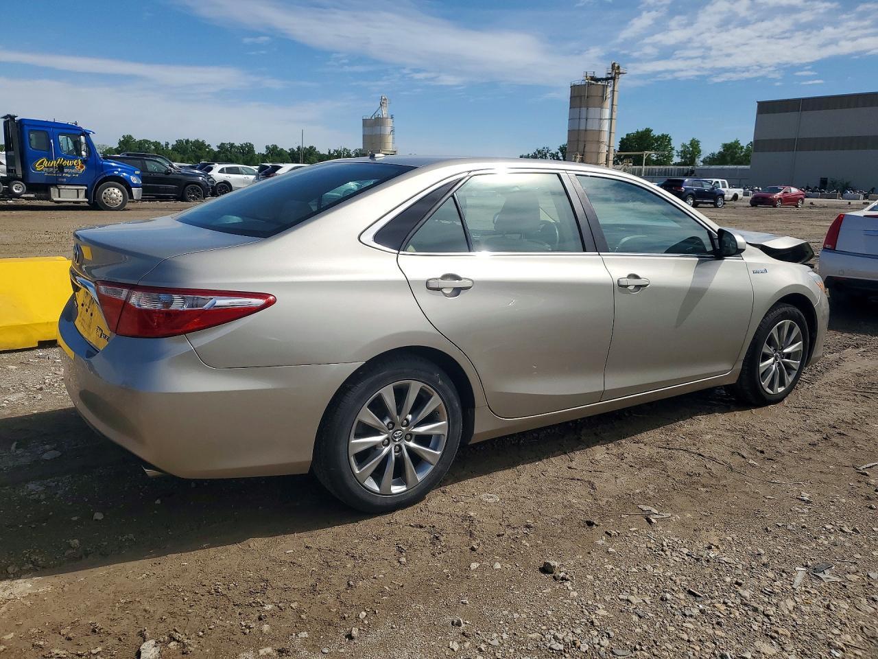 2016 Toyota Camry Hybrid Xle - Фото 3