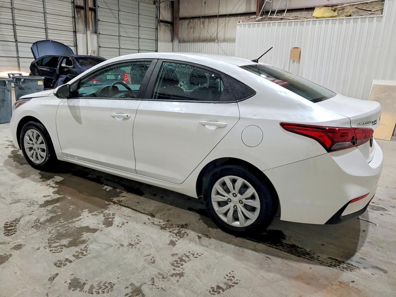 2022 Hyundai Accent Se - Image 2
