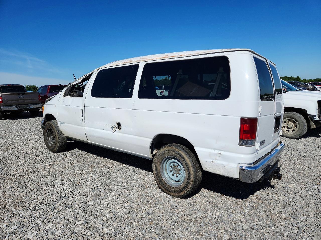 2006 Ford Econoline E350 Super Duty Wagon - Фото 2