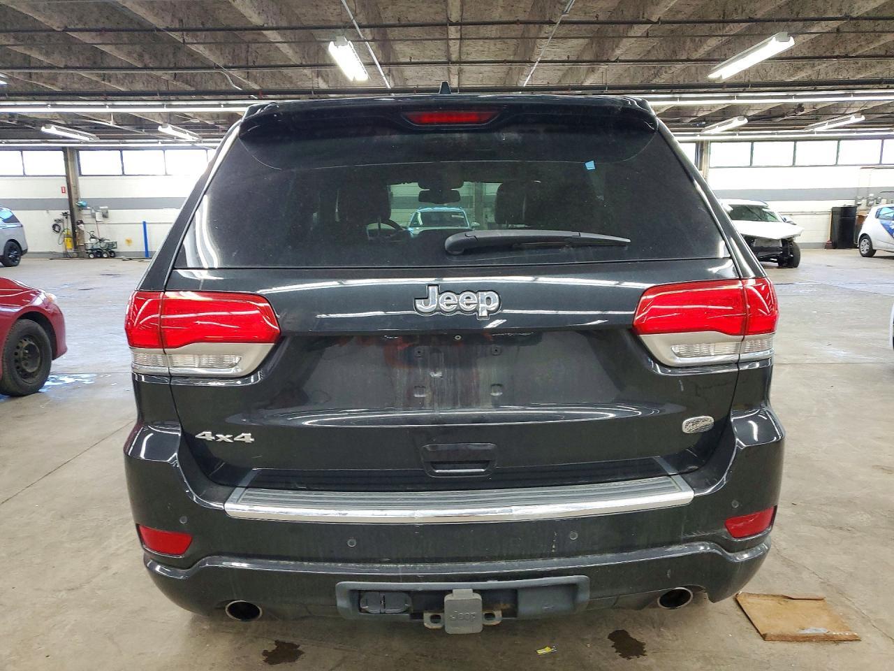 2014 Jeep Grand Cherokee Overland - Image 6