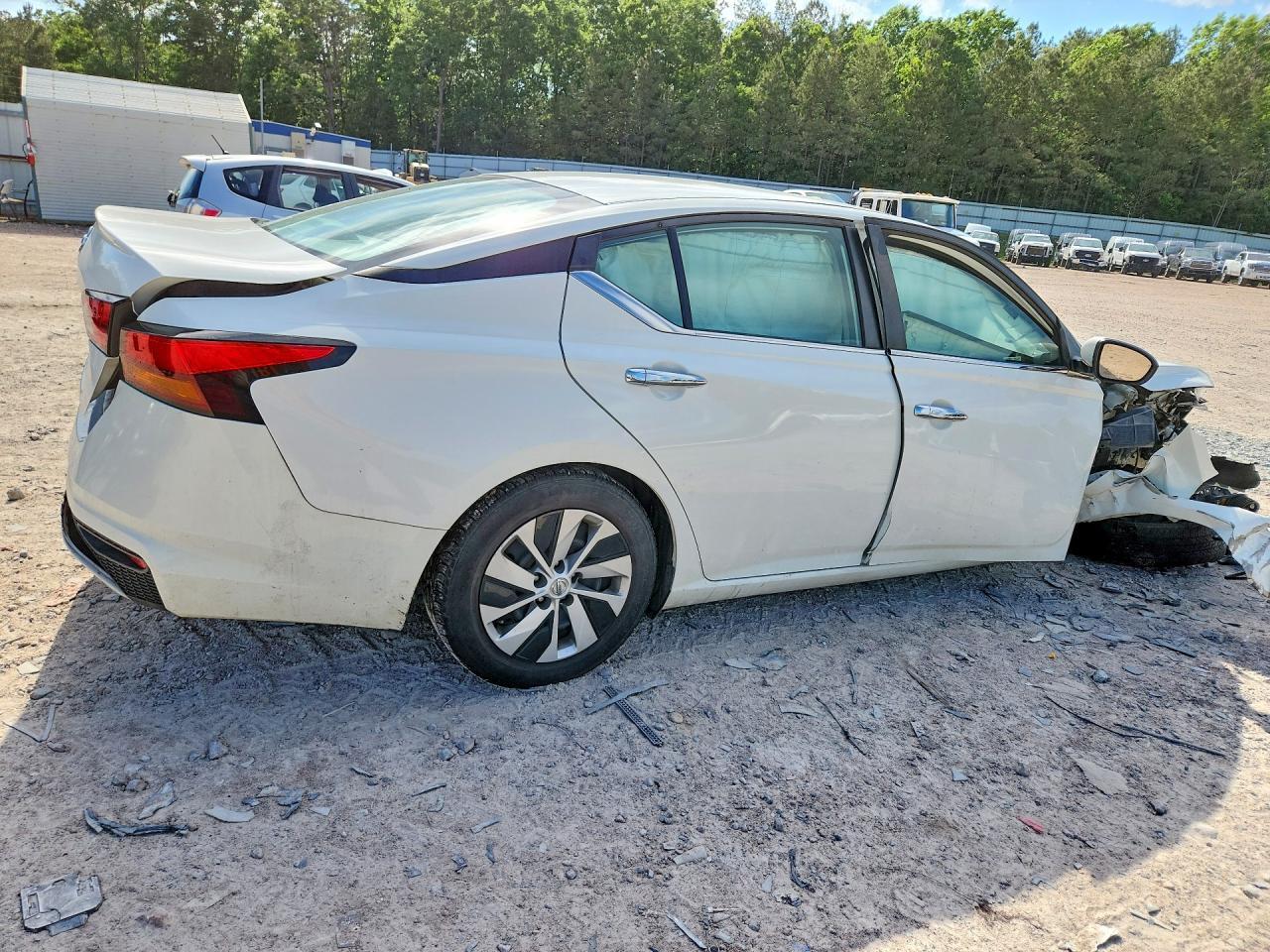 2021 Nissan Altima S - Фото 3