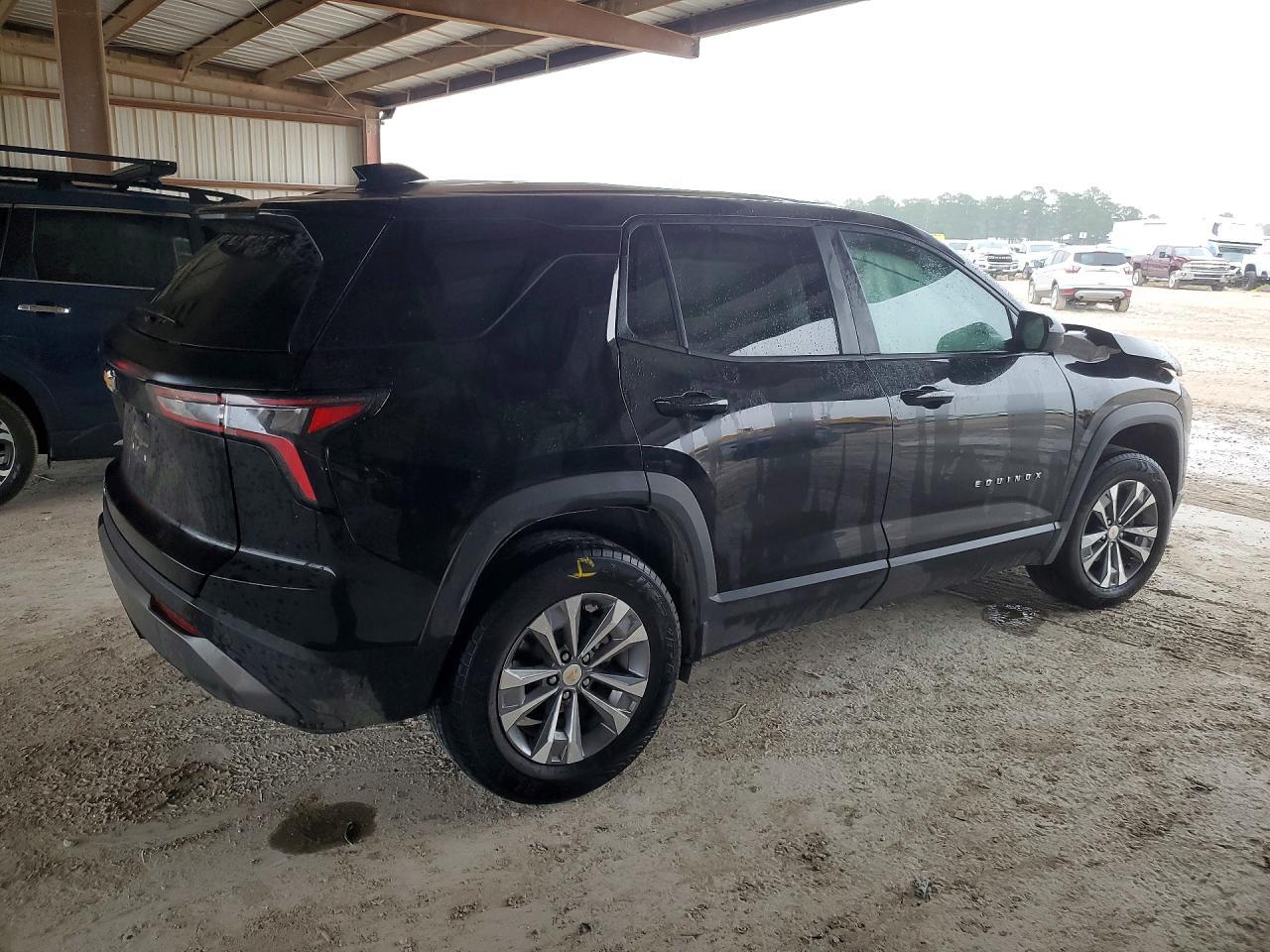 2025 Chevrolet Equinox Lt - Image 3