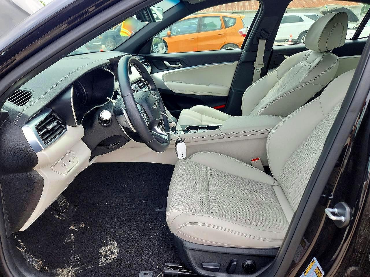 2025 Genesis G70 2.5T Standard - Image 7