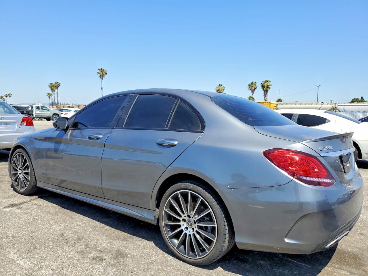 2021 Mercedes-Benz C 300 - Фото 2