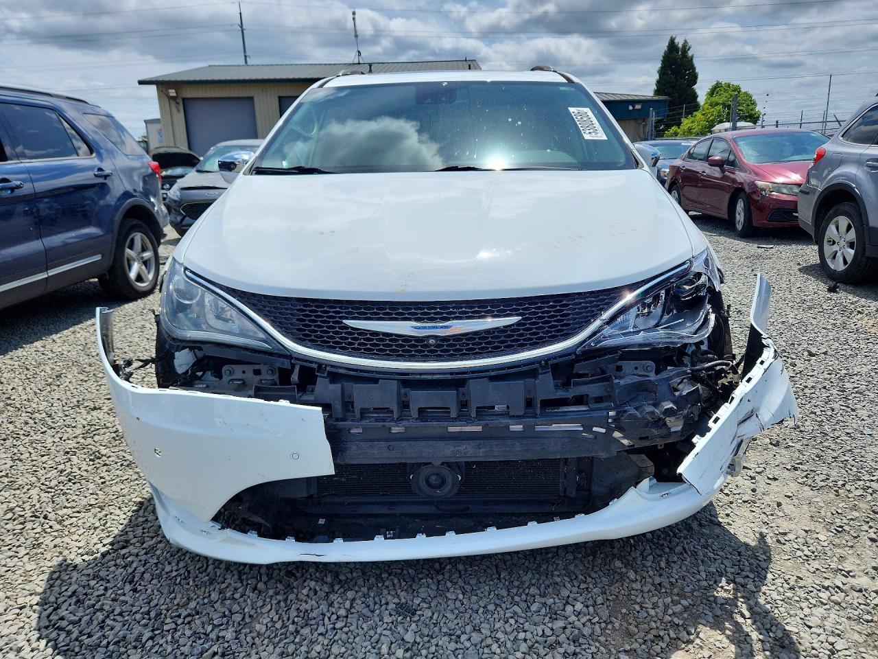 2017 Chrysler Pacifica Limited - Image 5