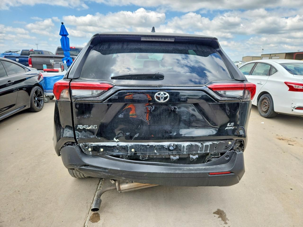 2024 Toyota Rav4 Le - Image 6