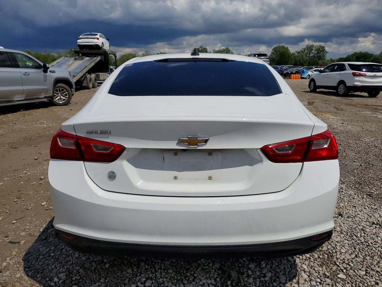 2017 Chevrolet Malibu Ls - Фото 6