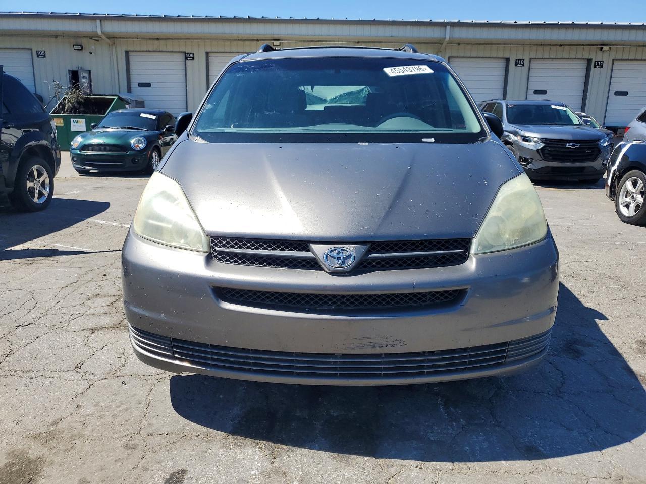 2004 Toyota Sienna Le 7 Passenger - Фото 5
