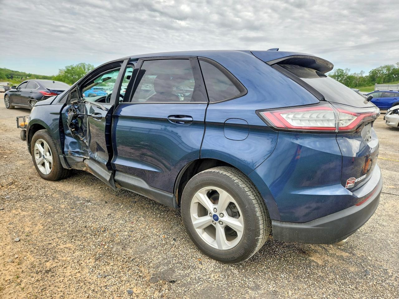 2017 Ford Edge Se - Image 2